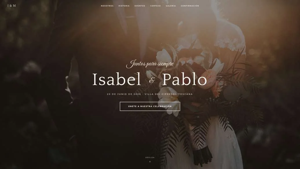Ejemplo de web de boda romántica con una foto de pareja en tonos cálidos y los nombres Isabel y Pablo en serif blanca sobre la imagen