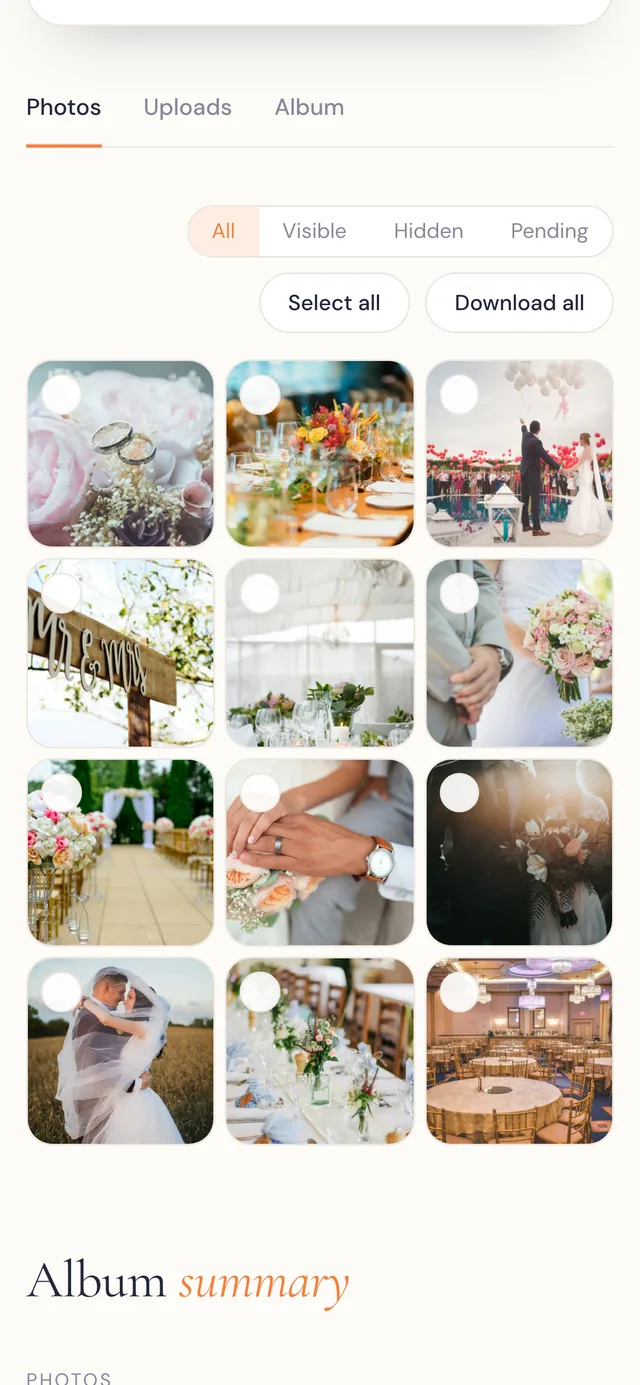 Dashboard gallery with every photo uploaded by the guests